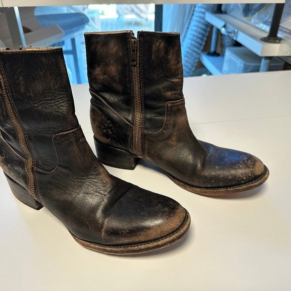 Freebird Shoes - Freebird distressed bootie with zip, size 10M